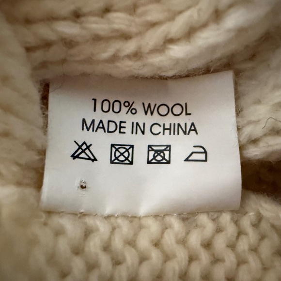 UGG Cream Cable Knit Scarf – 100% Wool Winter Wrap - Picture 8 of 9